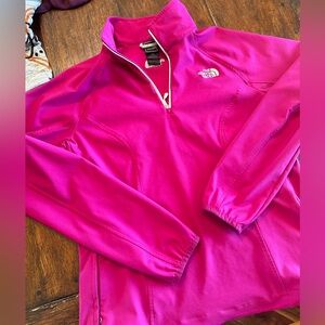North face jacket quarter zip. Stretchy material